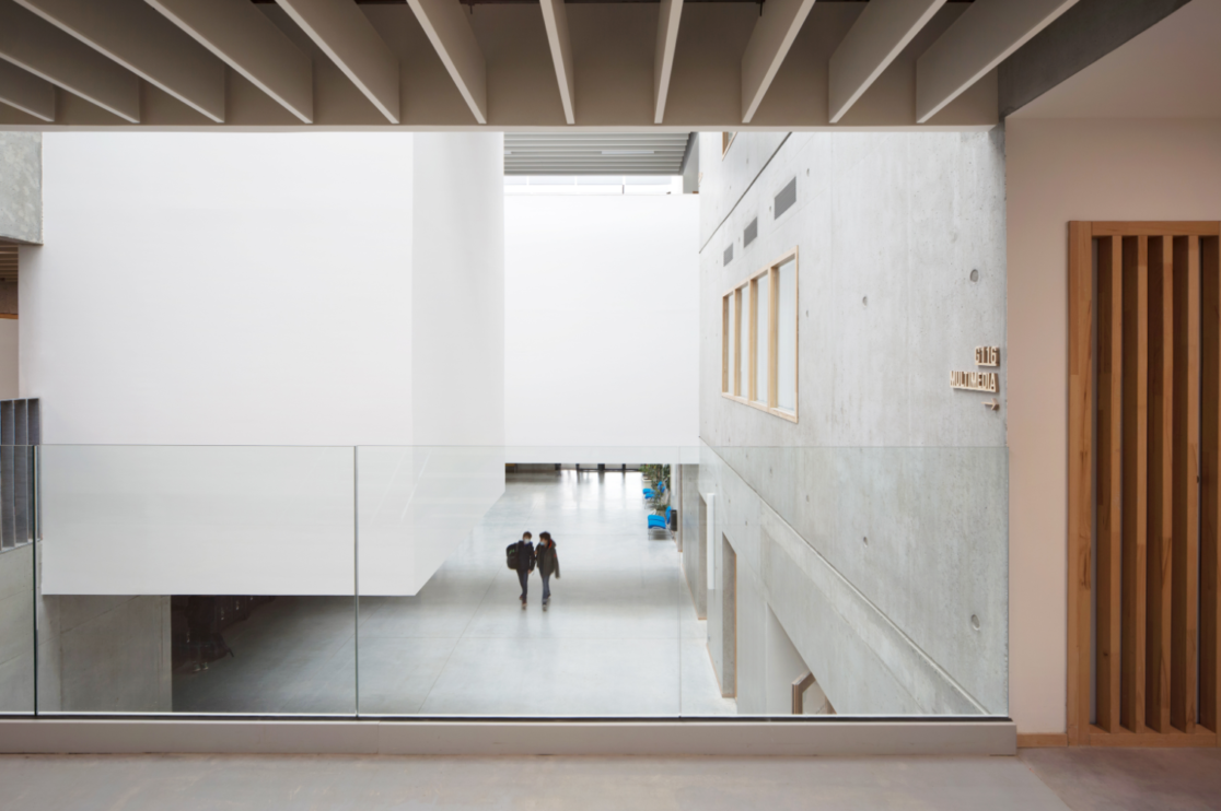 Illustration 03 hall Collège André Tiraqueau économie OPC