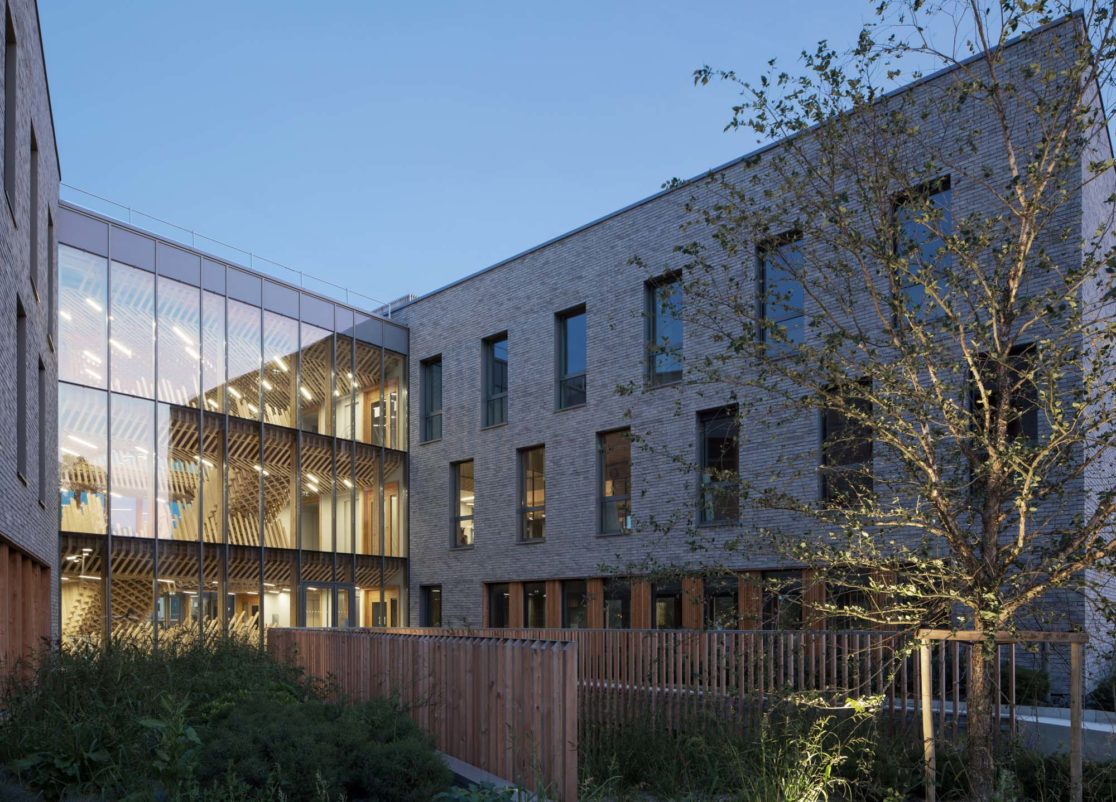 Illustration 05 Metronomy park extérieur crépuscule