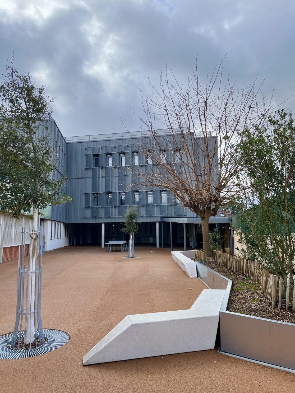 Illustration 02 Collège des ponts Jumeaux Toulouse cour intérieure